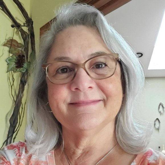 Meet your Posher, Tanya - Picture 1 of 1